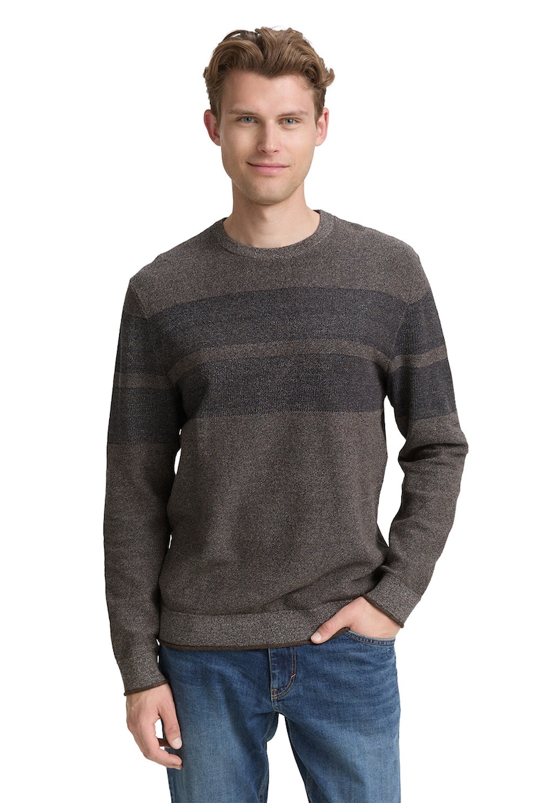 Pulover cu decolteu la baza gatului si dungi