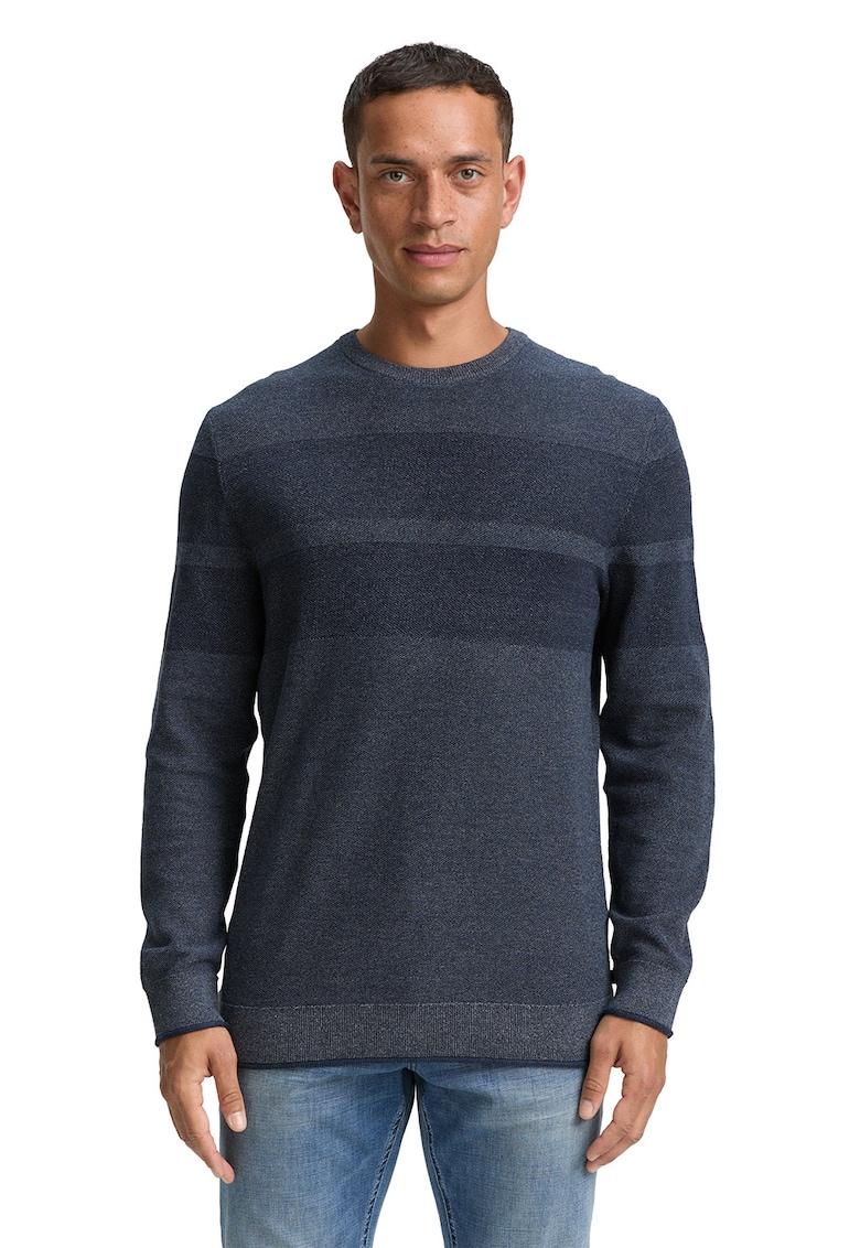 Pulover cu decolteu la baza gatului si dungi