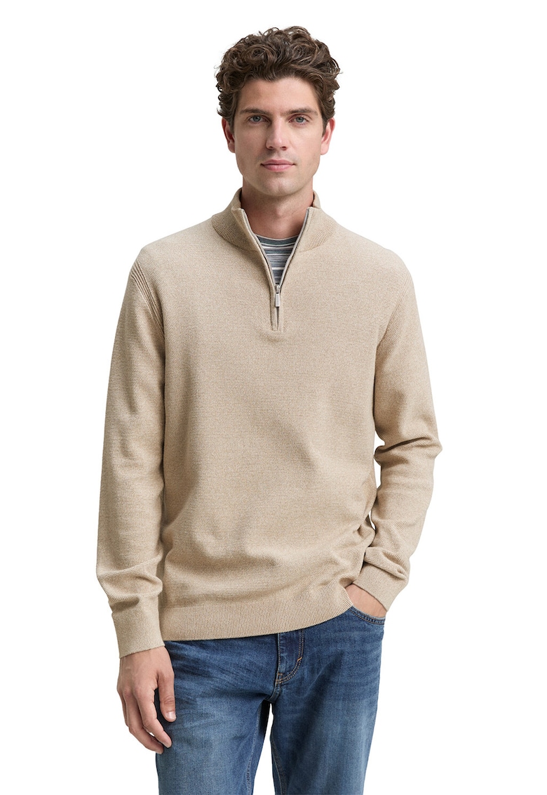 Pulover tricotat fin cu guler scurt