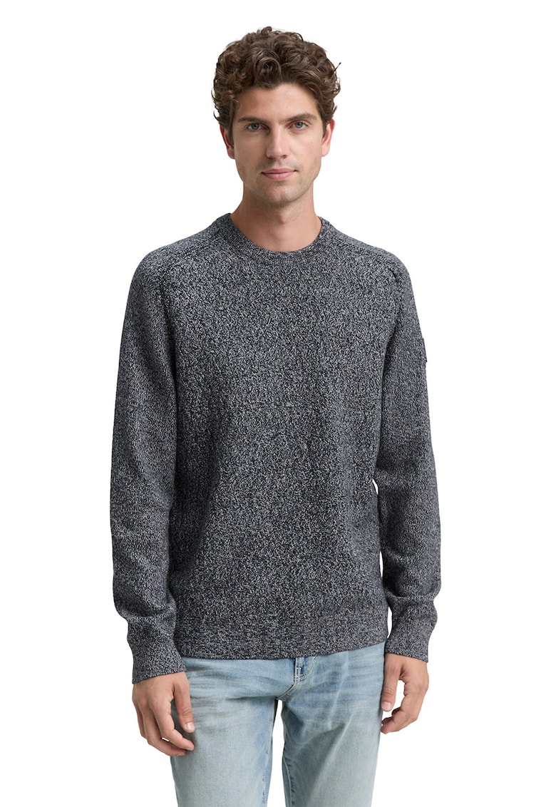 Pulover cu maneci raglan si decolteu la baza gatului