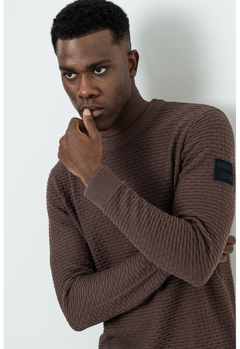 Pulover texturat cu decolteu la baza gatului - Maro inchis