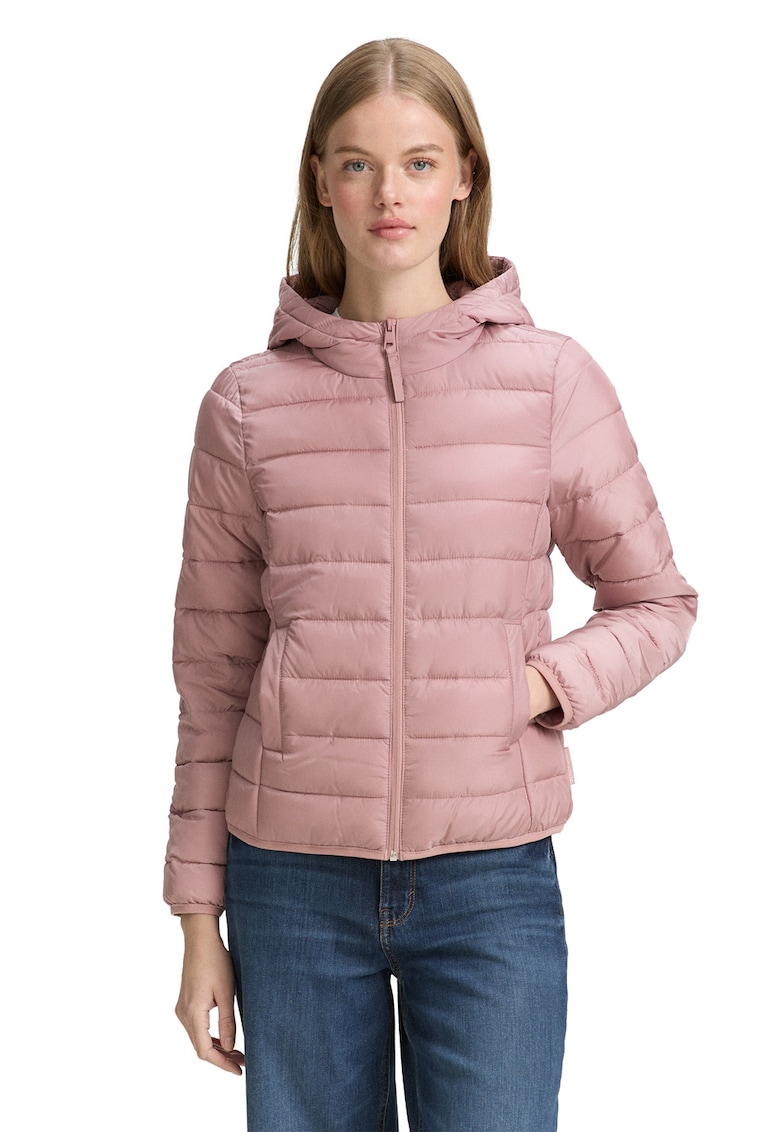 Geaca matlasata cu gluga