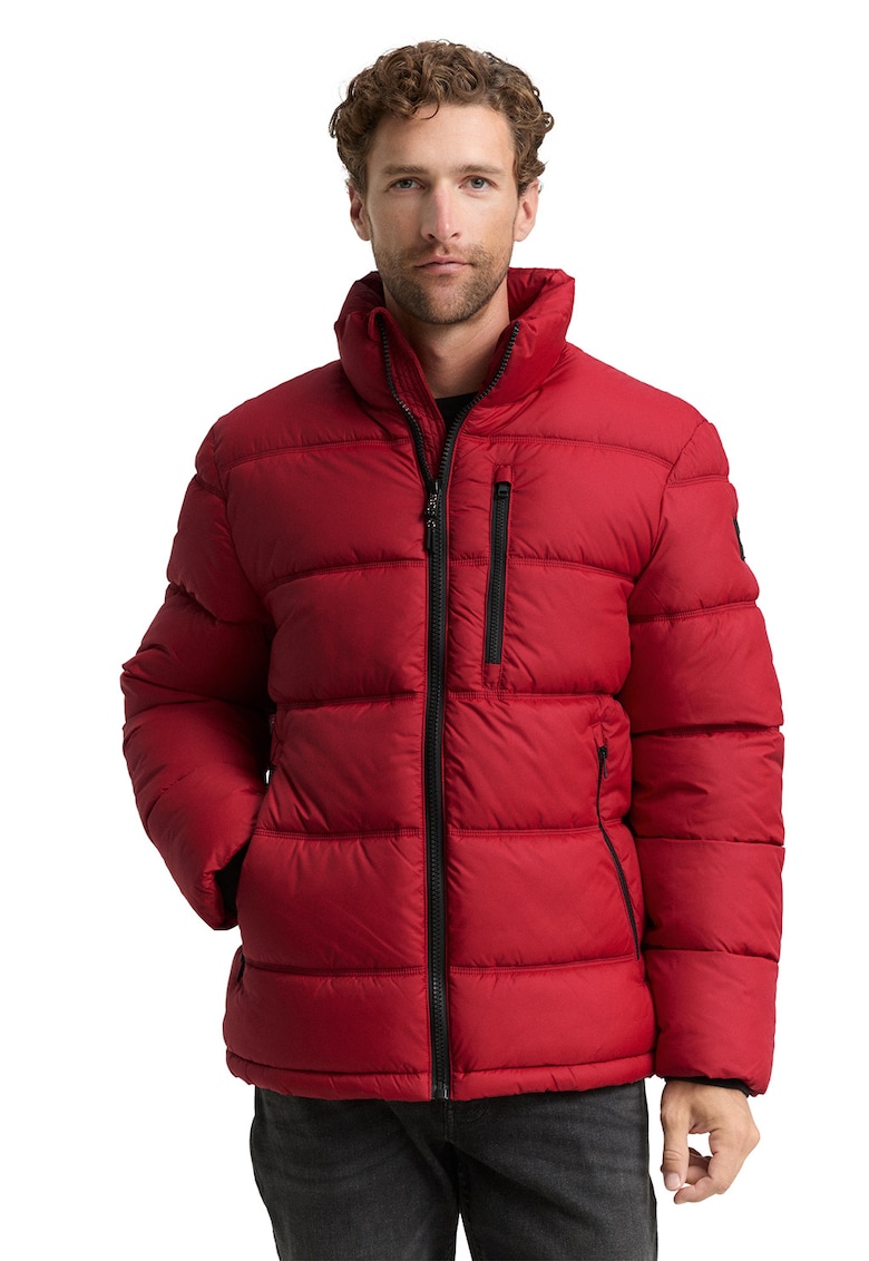 Geaca matlasata cu guler inalt