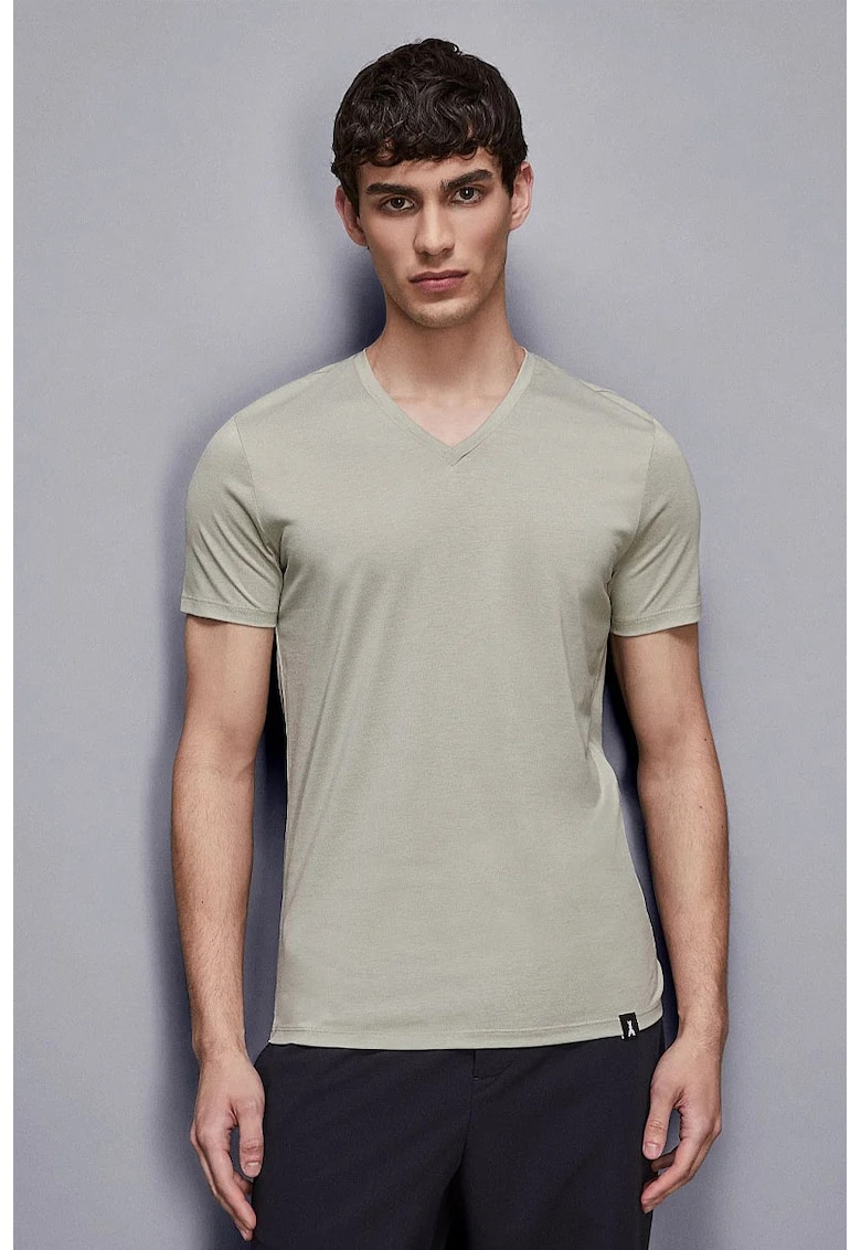 Tricou regular fit cu guler in V Tricou regular fit cu guler in V