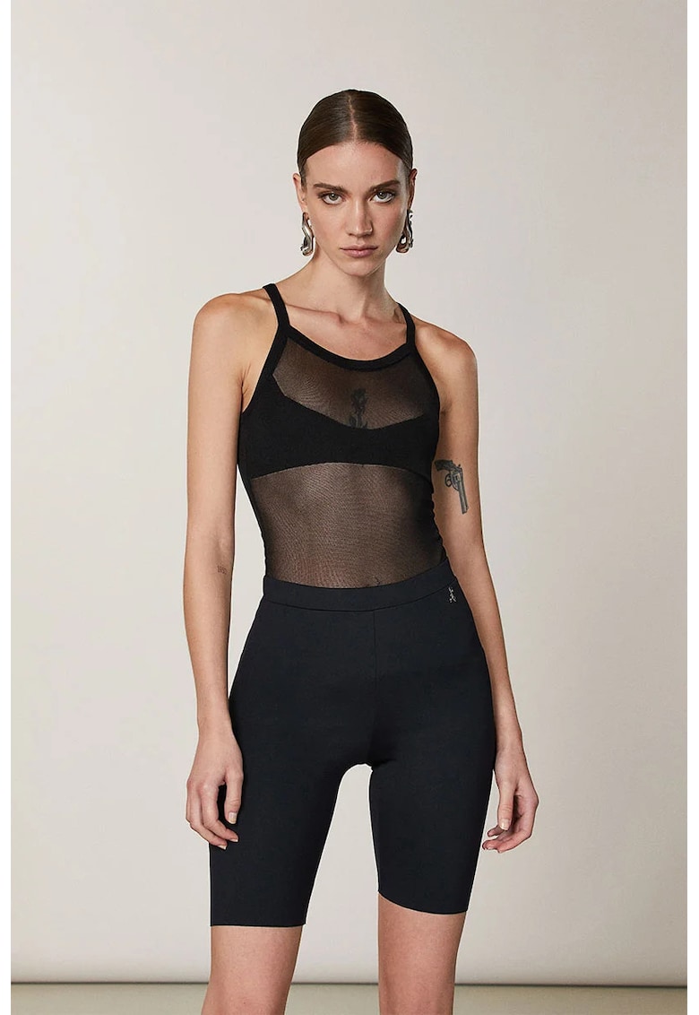 Top slim fit din tul cu aplicație dubla pentru a acoperi zona pieptului Top slim fit din tul cu aplicație dubla pentru a acoperi zona pieptului