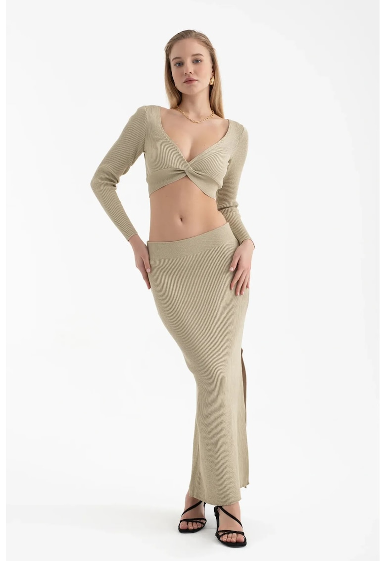 Compleu tricotat cu striatii