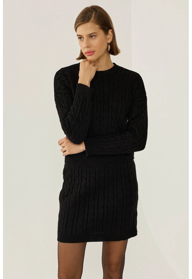 Compleu dama pulover tricotat si fusta mini cu talie inalta - negru