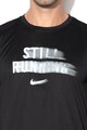 Nike Tricou cu imprimeu text, pentru alergare Barbati