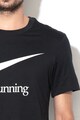 Nike Тениска за бягане с овално деколте Мъже