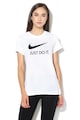 Nike Sportswear szűk fazonú logómintás póló női