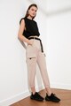 Trendyol Pantaloni cargo crop cu o curea Femei