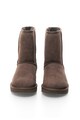 UGG Cizme scurte maro ciocolatiu de piele intoarsa Classic II Femei