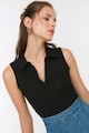 Trendyol Top crop cu guler ascutit Femei