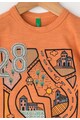 United Colors of Benetton Tricou oranj stins cu imprimeu frontal Baieti