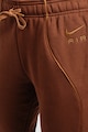Nike Szabadidőnadrág hímzett logós részlettel női