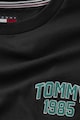 Tommy Jeans Normál fazonú póló hímzett logóval a mellrészén férfi